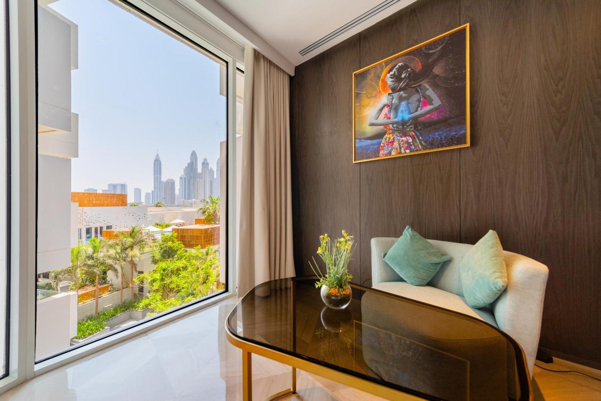 Superluxury In Five Palm, Pool & Access Dubai