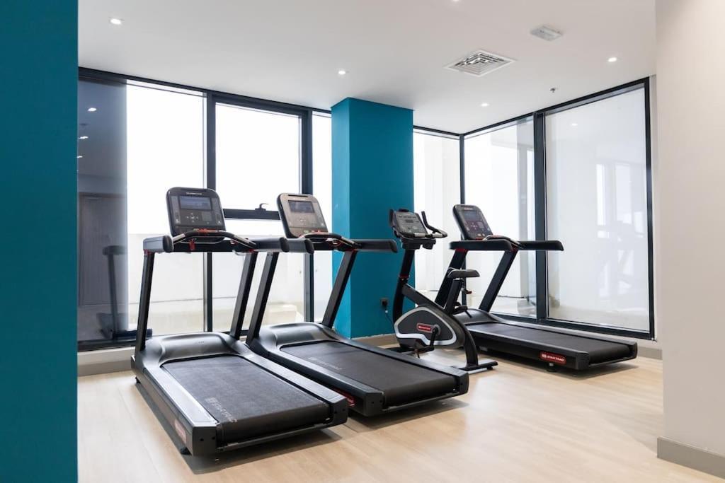 Apartment Bright & Modern In Azizi Riviera
