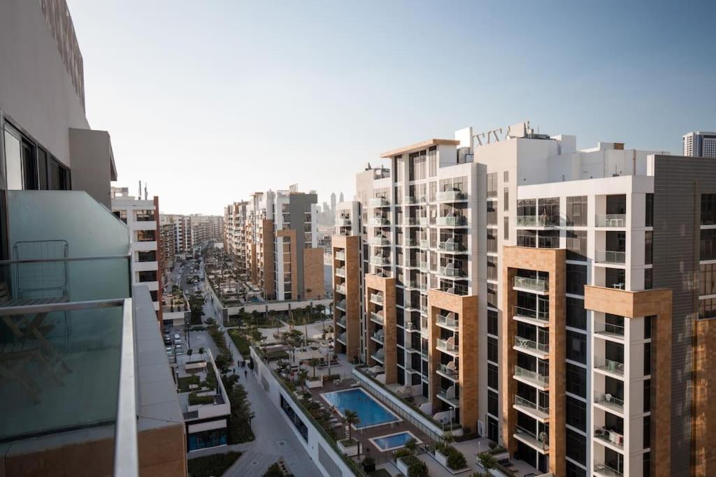 Apartment Bright & Modern In Azizi Riviera *