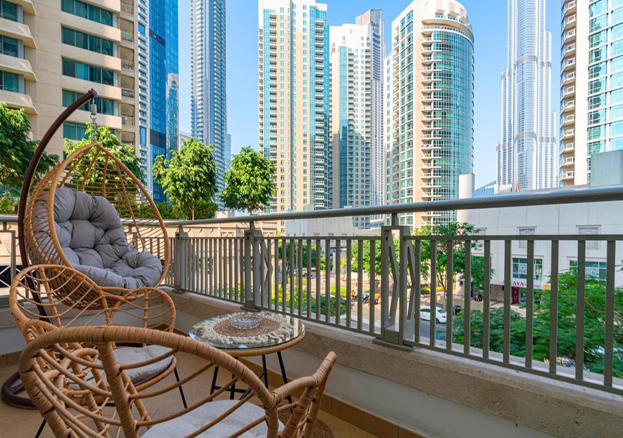 Luxurious 2-bedroom In Downtown With Burj Khalifa View Apartment
