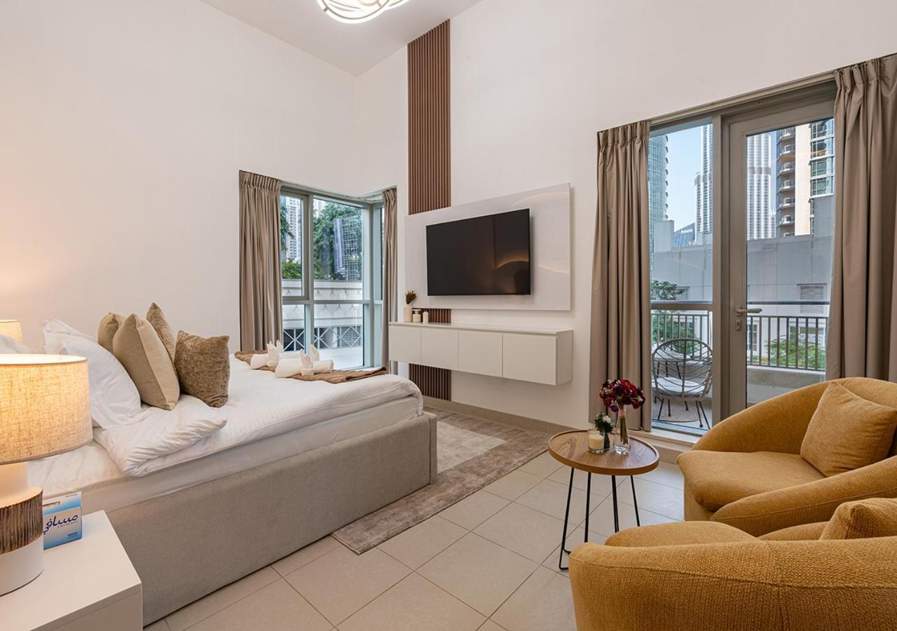 Luxurious 2-bedroom In Downtown With Burj Khalifa View Dubai