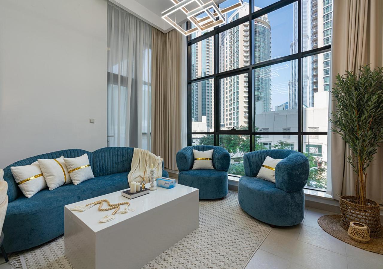 Luxurious 2-bedroom In Downtown With Burj Khalifa View *