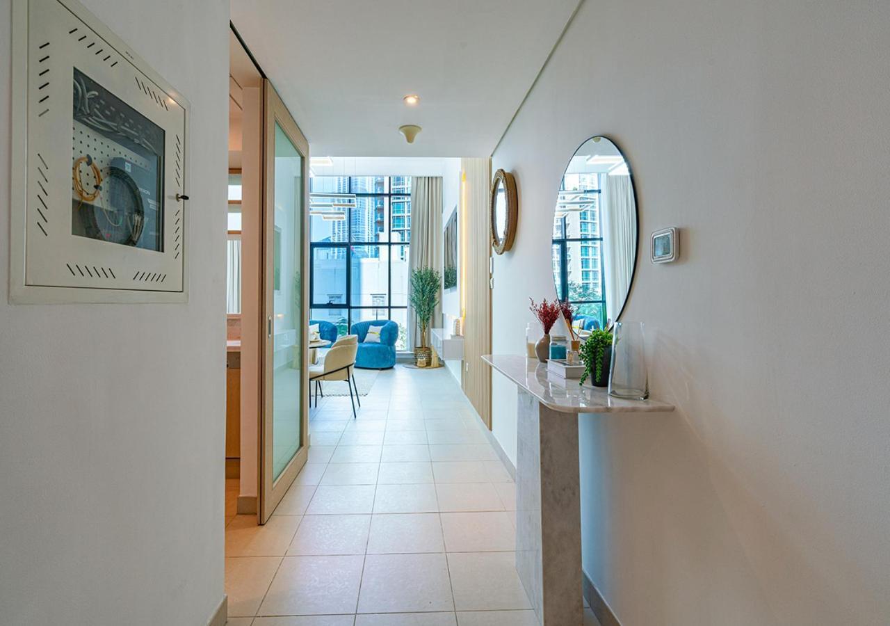 Luxurious 2-bedroom In Downtown With Burj Khalifa View Dubai