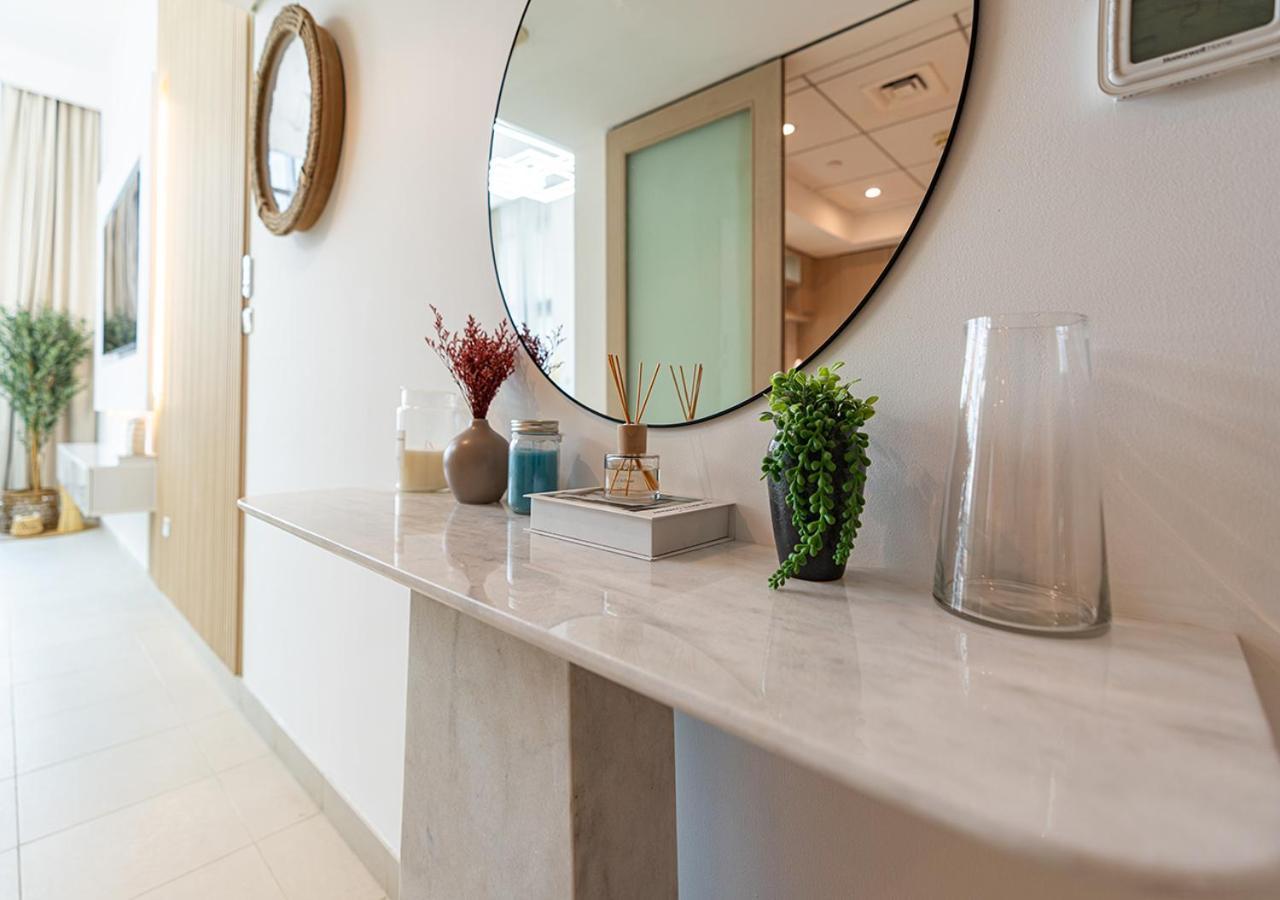 Luxurious 2-bedroom In Downtown With Burj Khalifa View Apartment Dubai