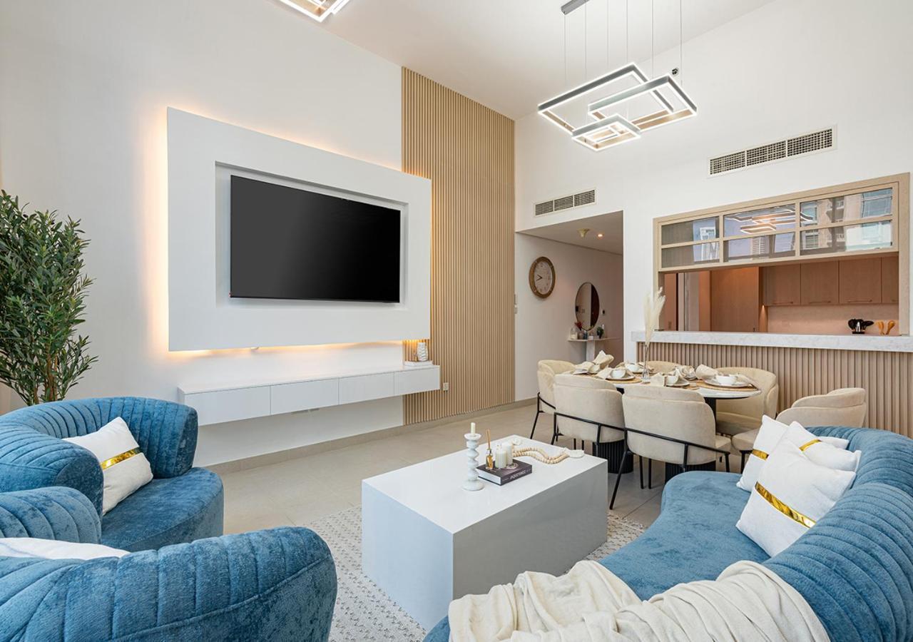 Luxurious 2-bedroom In Downtown With Burj Khalifa View Apartment