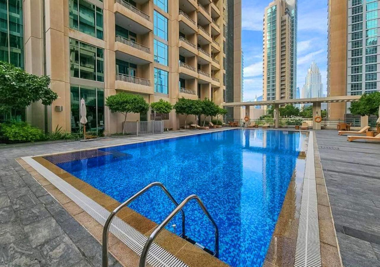 Luxurious 2-bedroom In Downtown With Burj Khalifa View Dubai