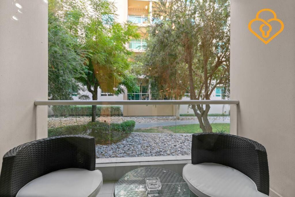 Prime Location, Great Value 1 Bedroom Near Moe, Greens Apartment
