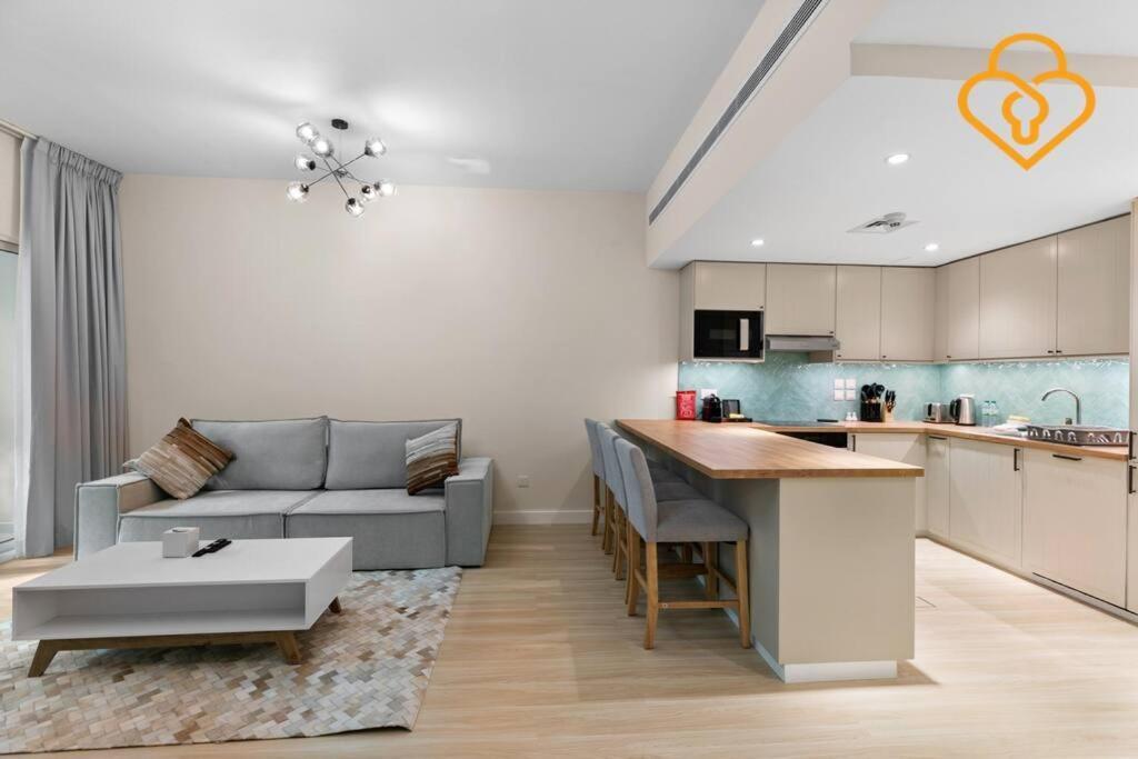 Prime Location, Great Value 1 Bedroom Near Moe, Greens * Dubai
