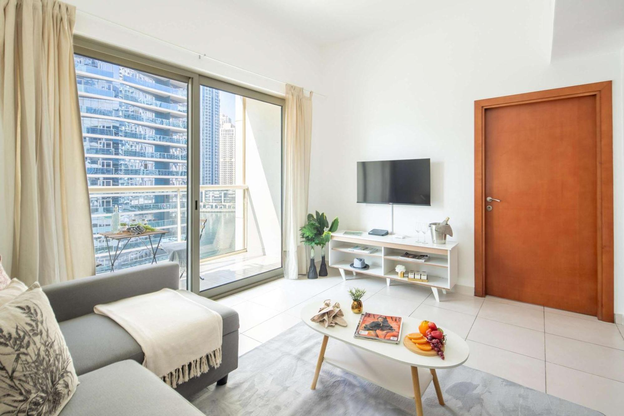 Frank Porter - Marina Views Tower B Apartment Dubai
