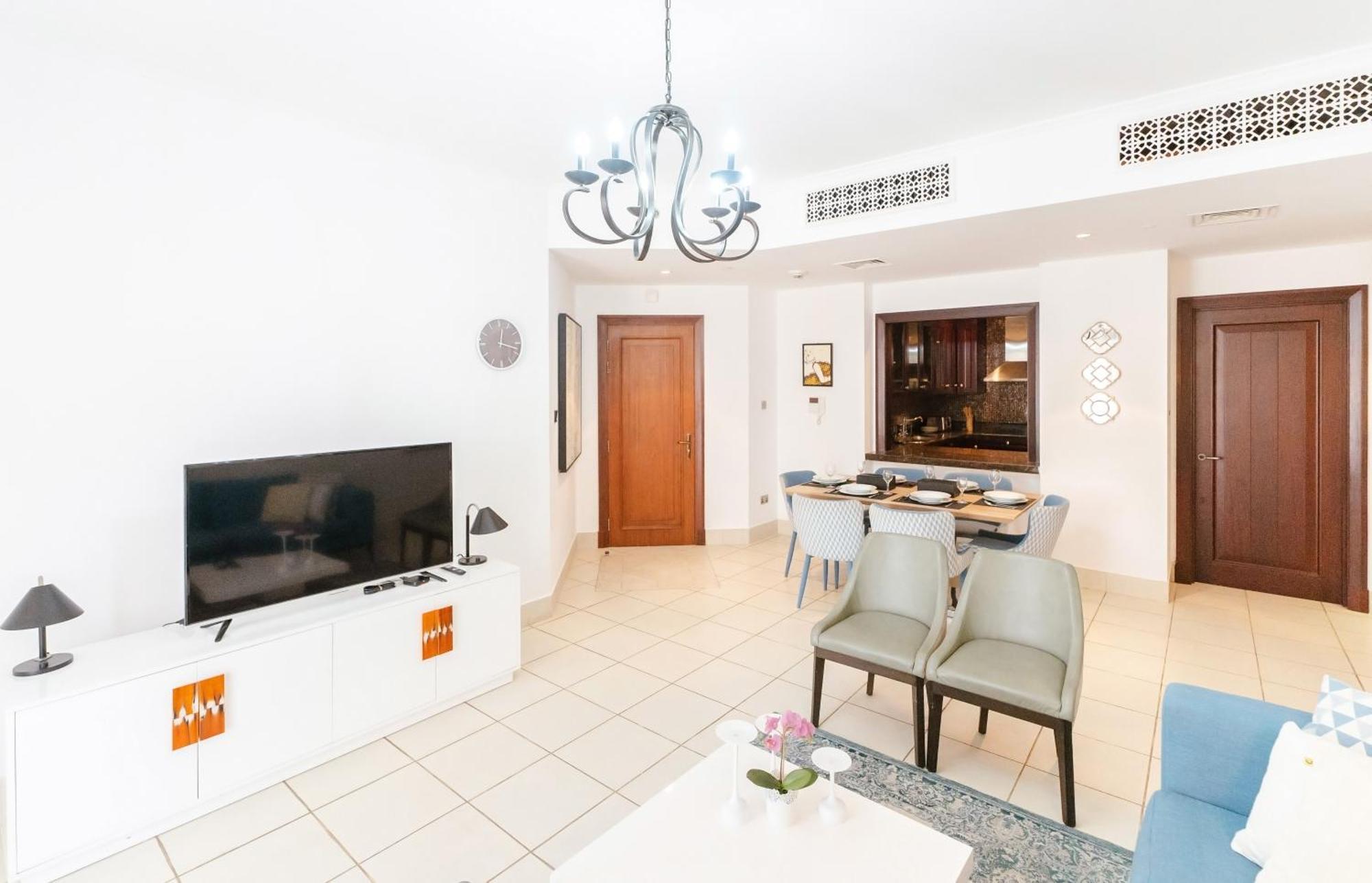 Elegant 2br In Yansoon 3 With Burj Khalifa Views Apartment