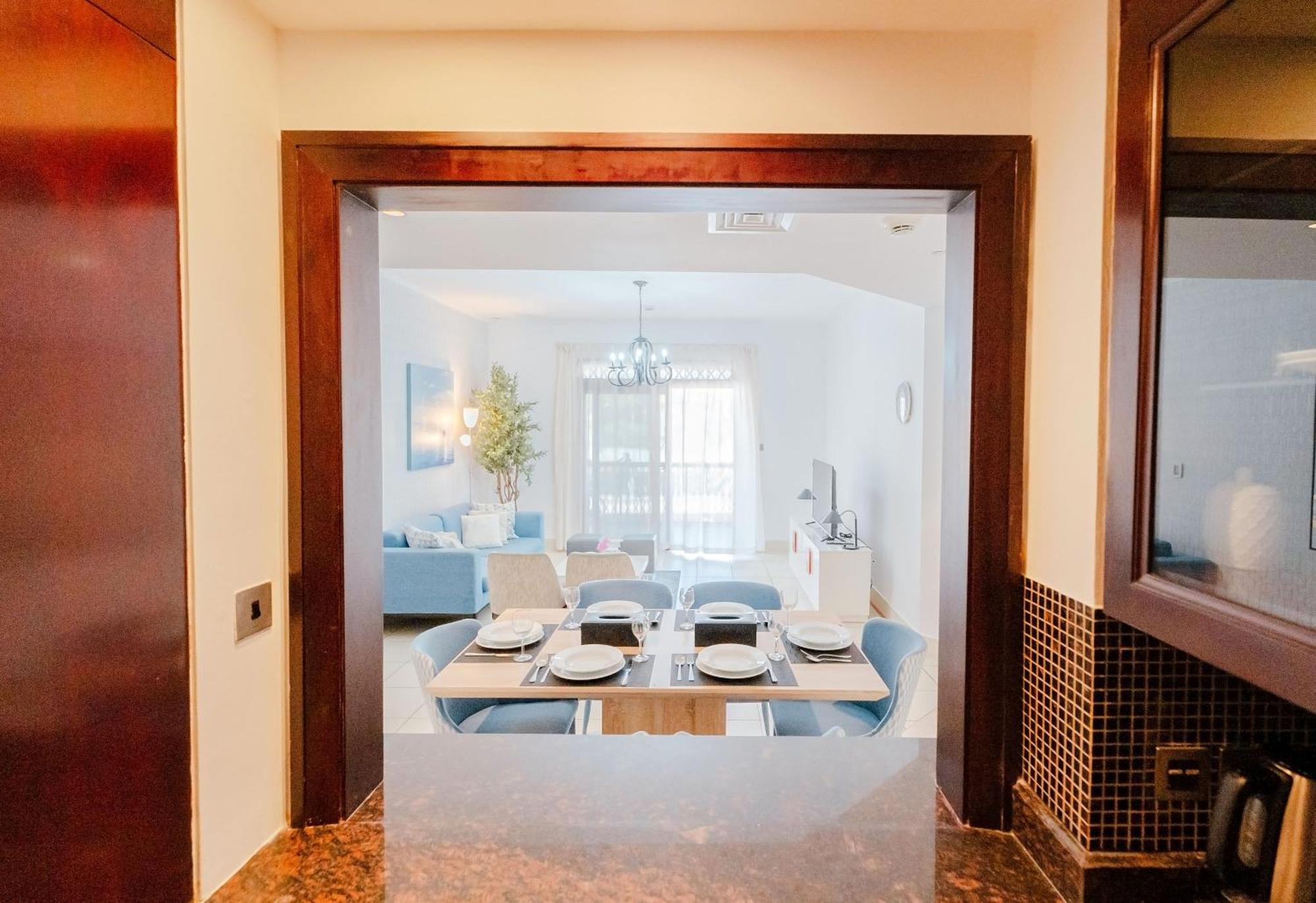 Elegant 2br In Yansoon 3 With Burj Khalifa Views Dubai