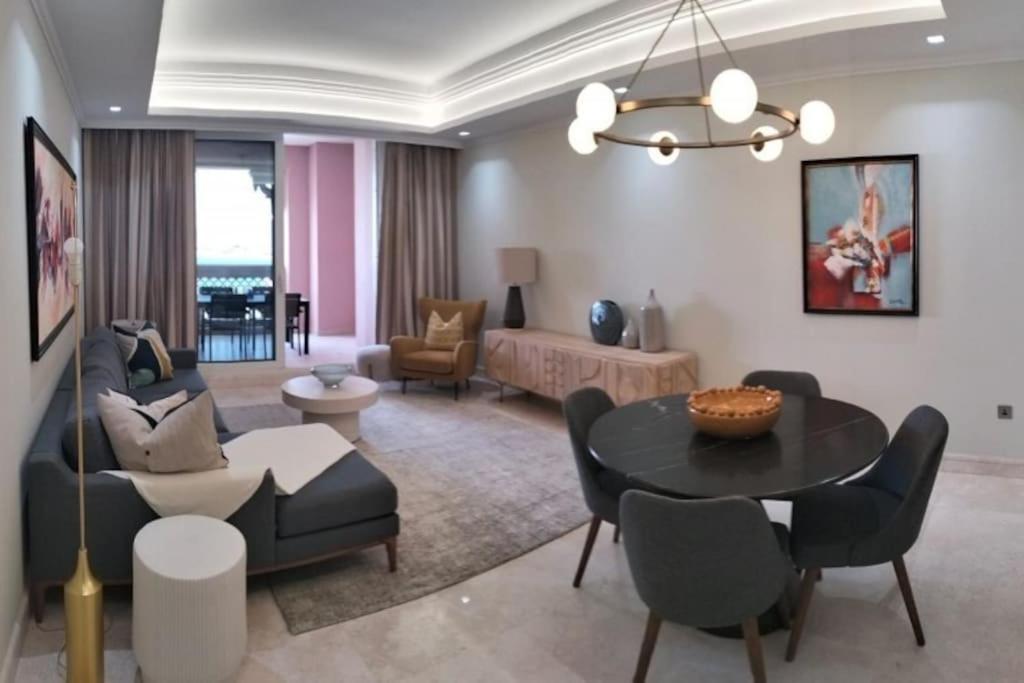 Luxury With Palm Panoramic View Dubai