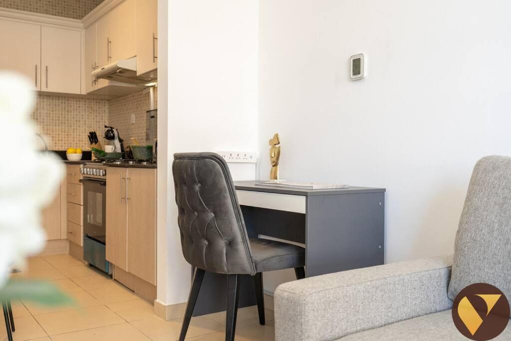 Vogue With Big Terrace And Full Canal View, Partial Burj Khalifa View Located Business Bay, Marasi Drive - Mayfair * Dubai
