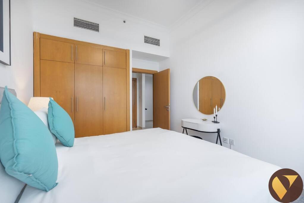 Vogue With Big Terrace And Full Canal View, Partial Burj Khalifa View Located Business Bay, Marasi Drive - Mayfair Apartment *