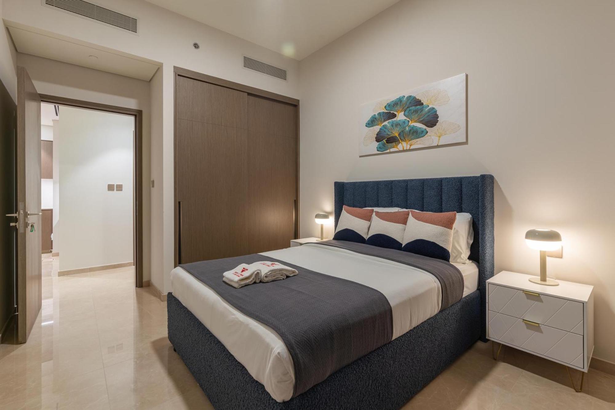 Apartment Prime Location - Full Burj Khalifa & Dancing Fountains Show - 1704 *