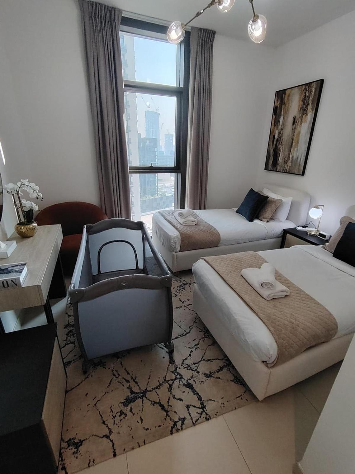 Luxury Two Bedroom Apartment With City & Pool View By Delujo Stays Apartment Dubai