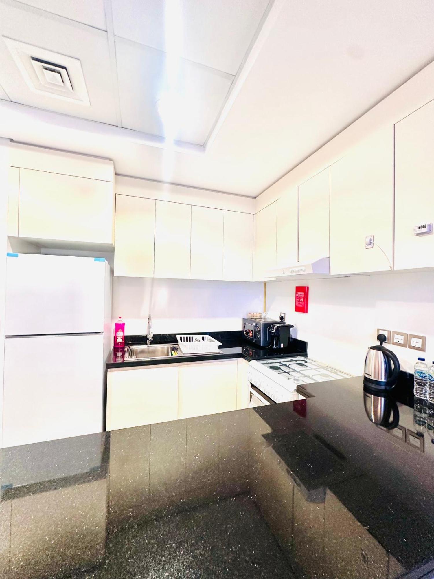 Luxury Living In Jvc *