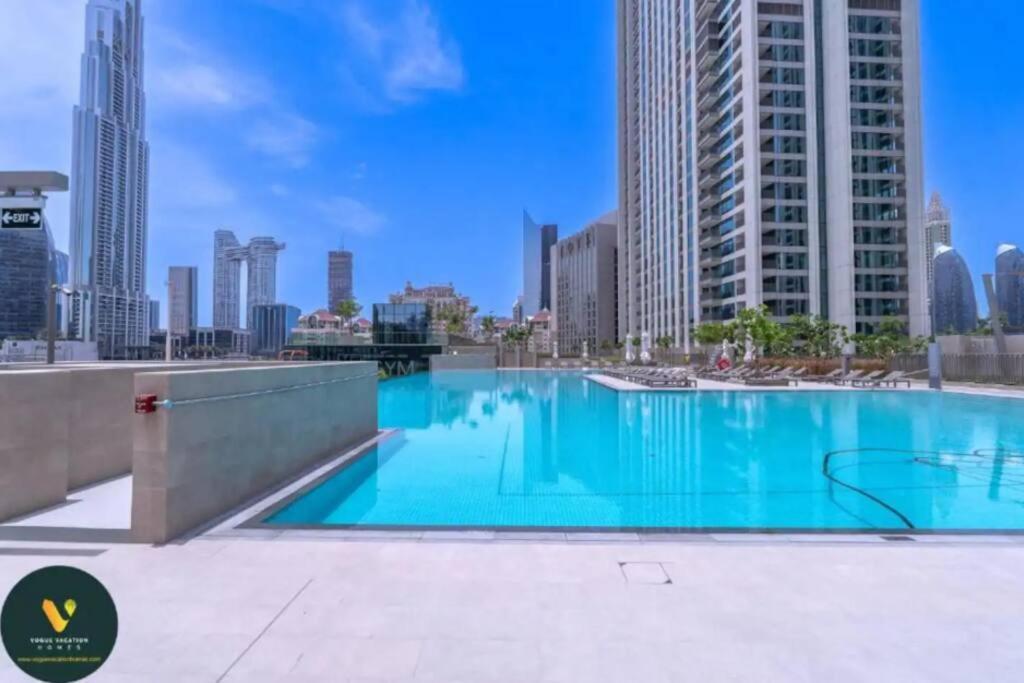 Downtown Views Ii - Vogue Luxurious Two-bedroom With Balcony And Full Burj Khalifa, Opposite Mall Skybridge Apartment *
