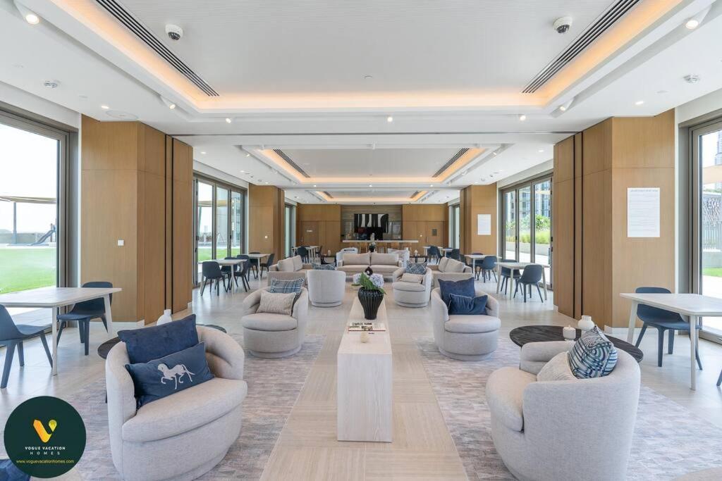Downtown Views Ii - Vogue Luxurious Two-bedroom With Balcony And Full Burj Khalifa, Opposite Mall Skybridge *