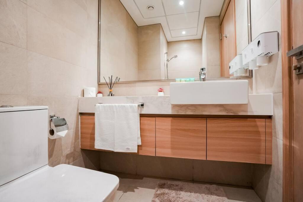 Cozy With Garden Views In Nad Al Sheba Apartment *