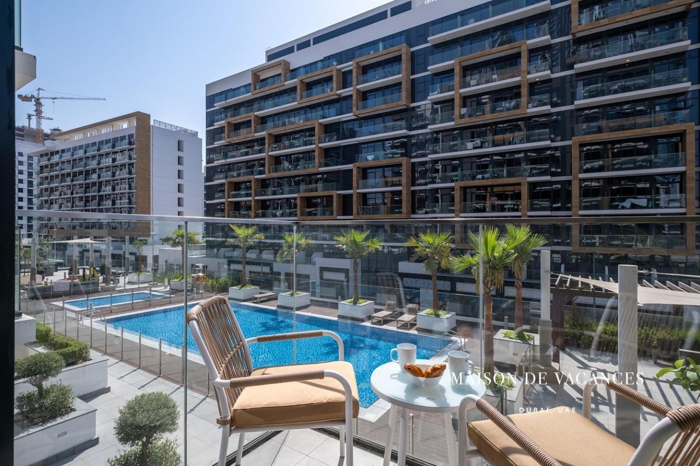 Apartment Pool View 10mins From Mall *