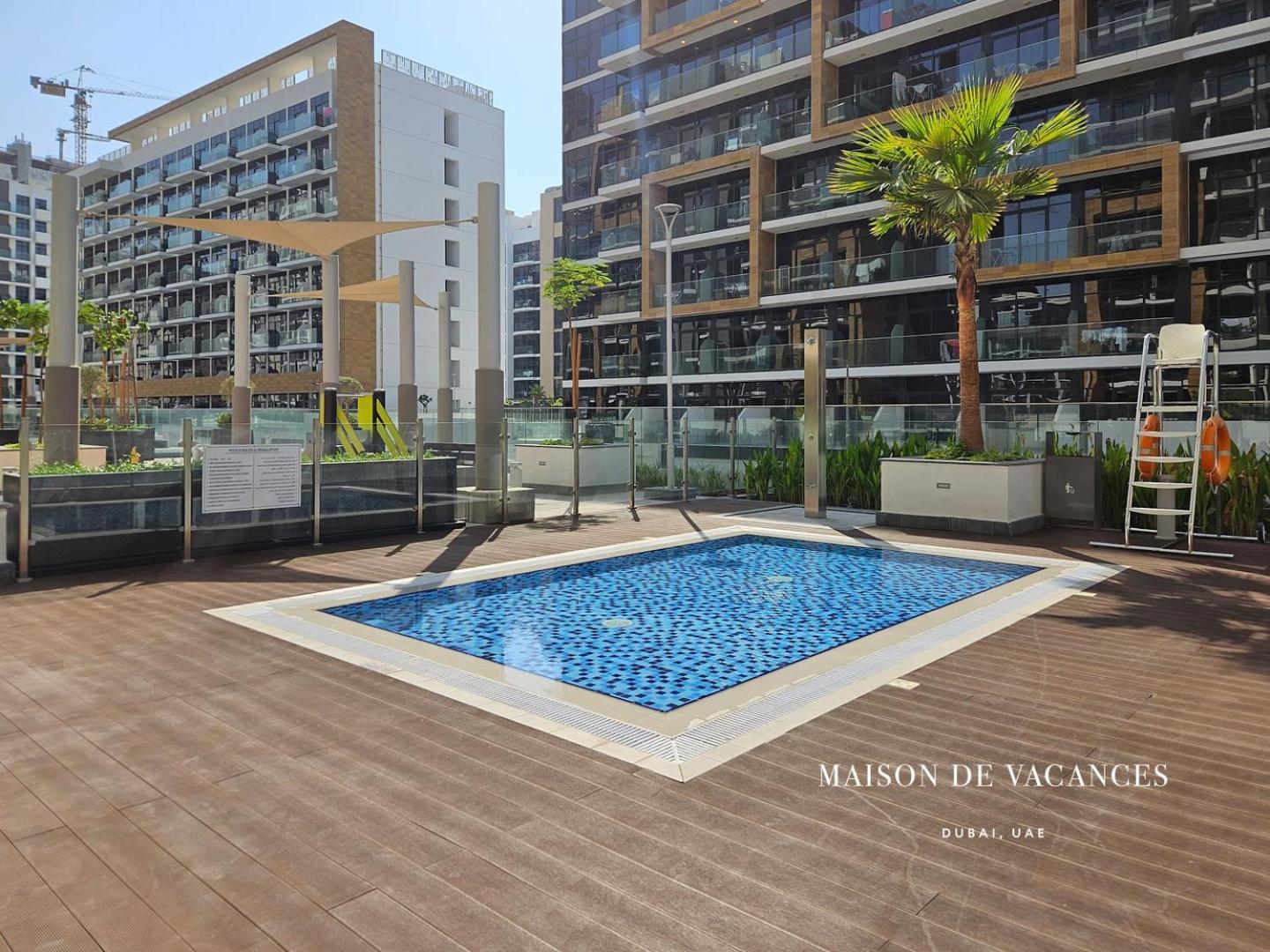 Pool View 10mins From Mall