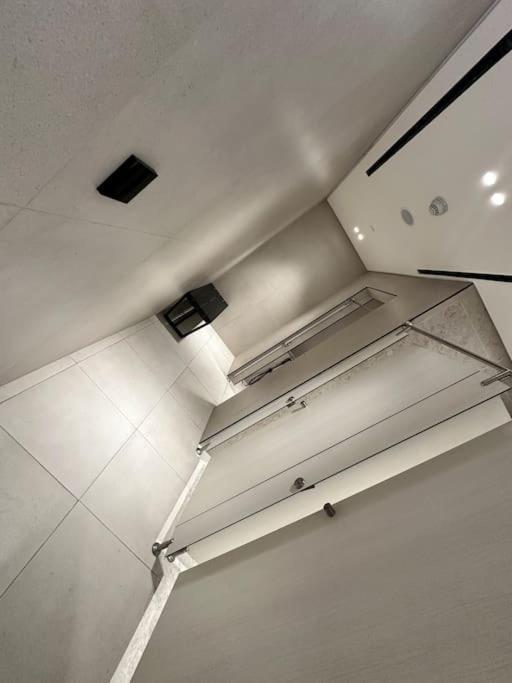 Luxury Apartment, Prime Location New And Stylish