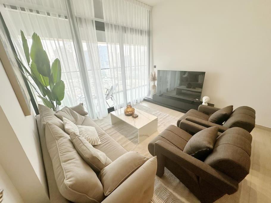 Luxury Apartment, Prime Location New And Stylish Apartment Dubai