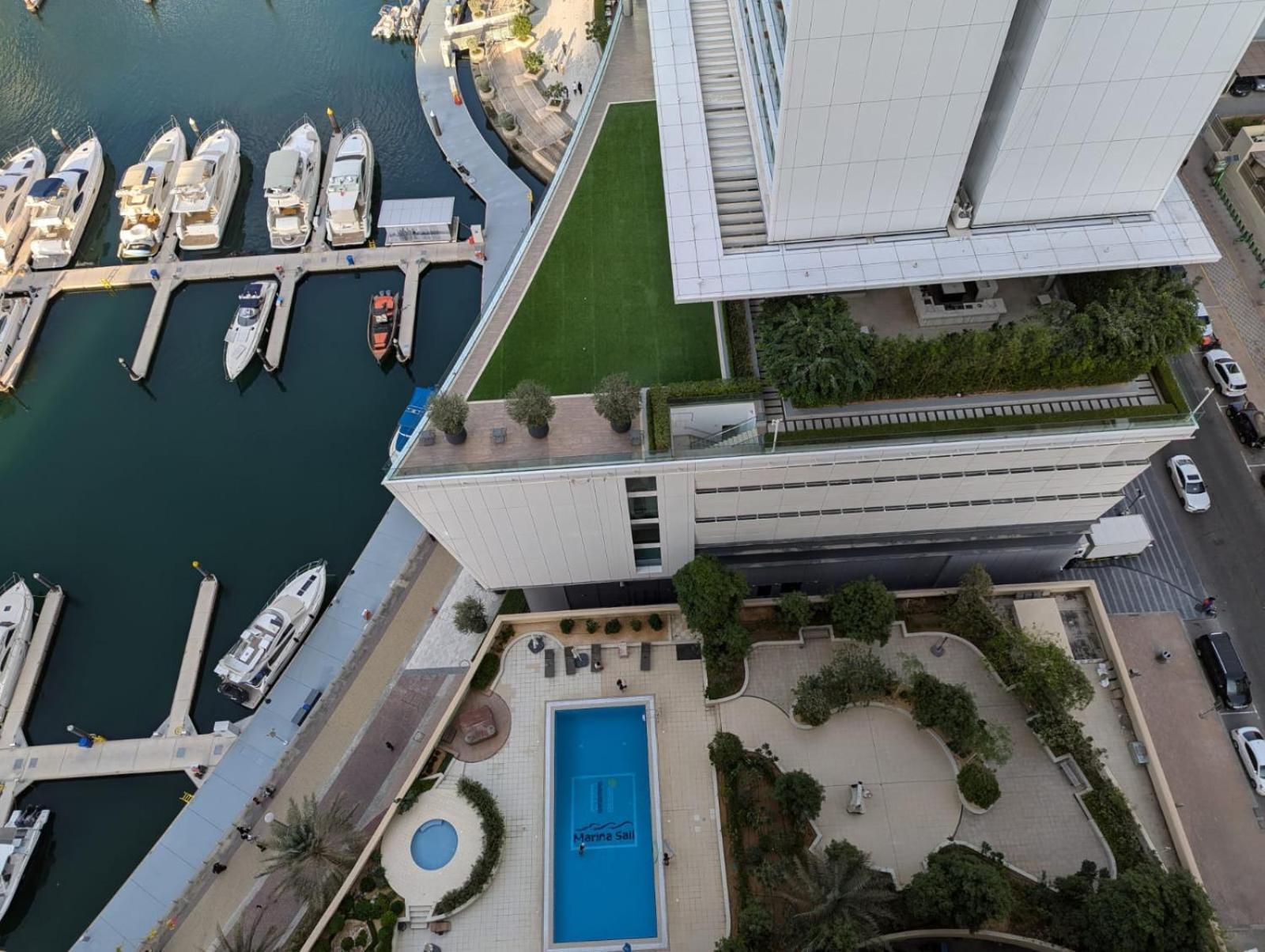 Apartment Stunning 2br With Full Marina View Dubai