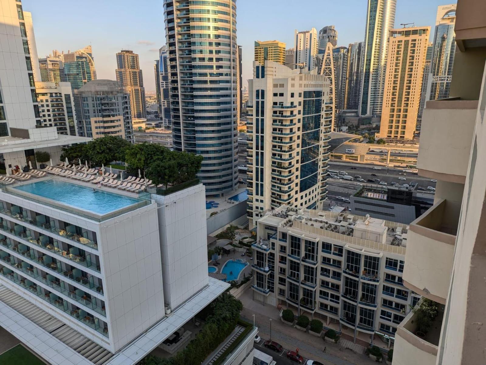 Stunning 2br With Full Marina View * Dubai