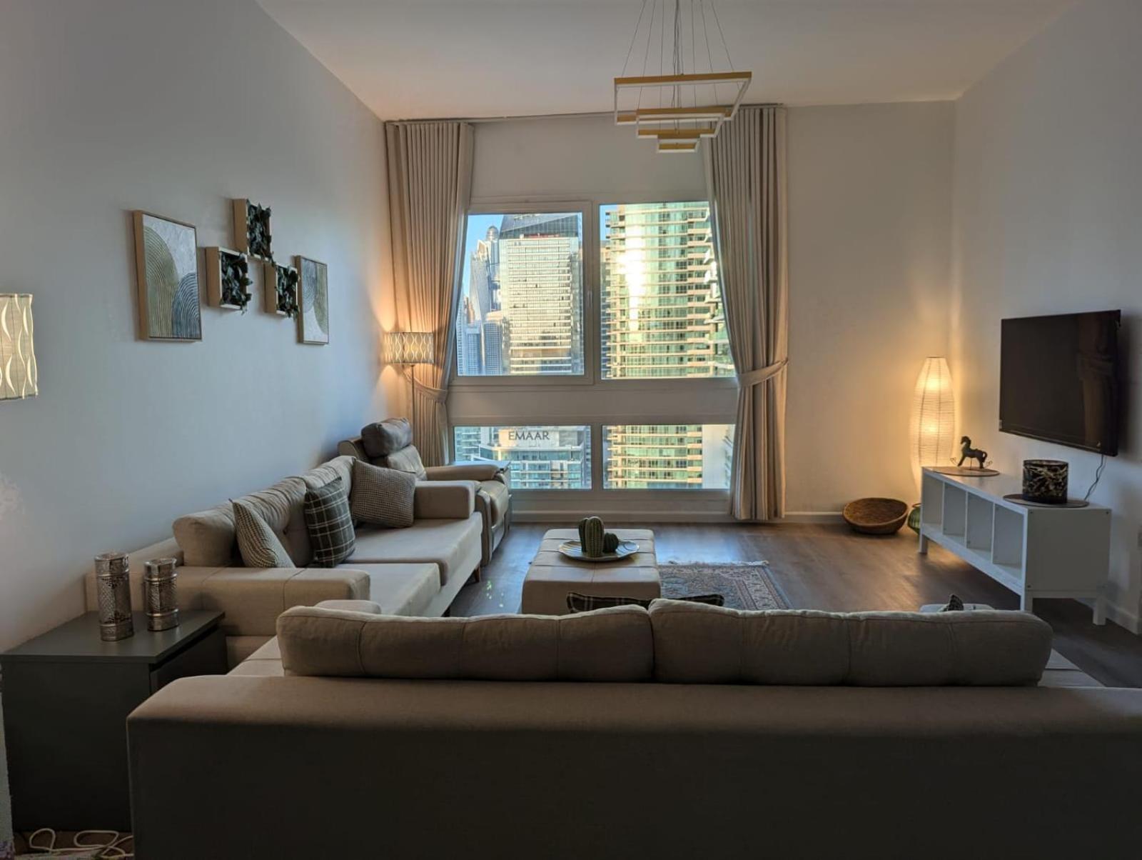 Stunning 2br With Full Marina View Apartment Dubai