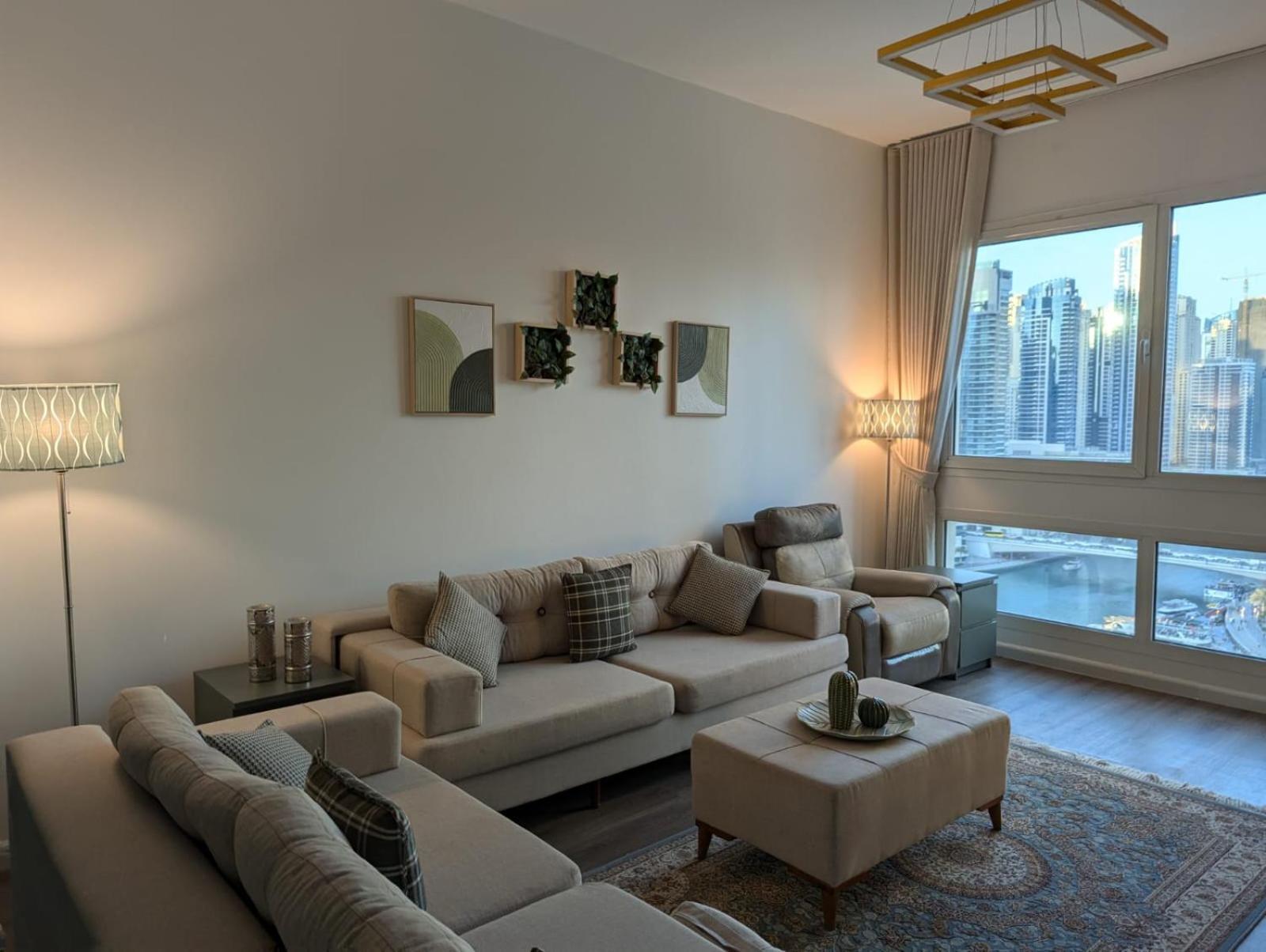 Stunning 2br With Full Marina View Dubai