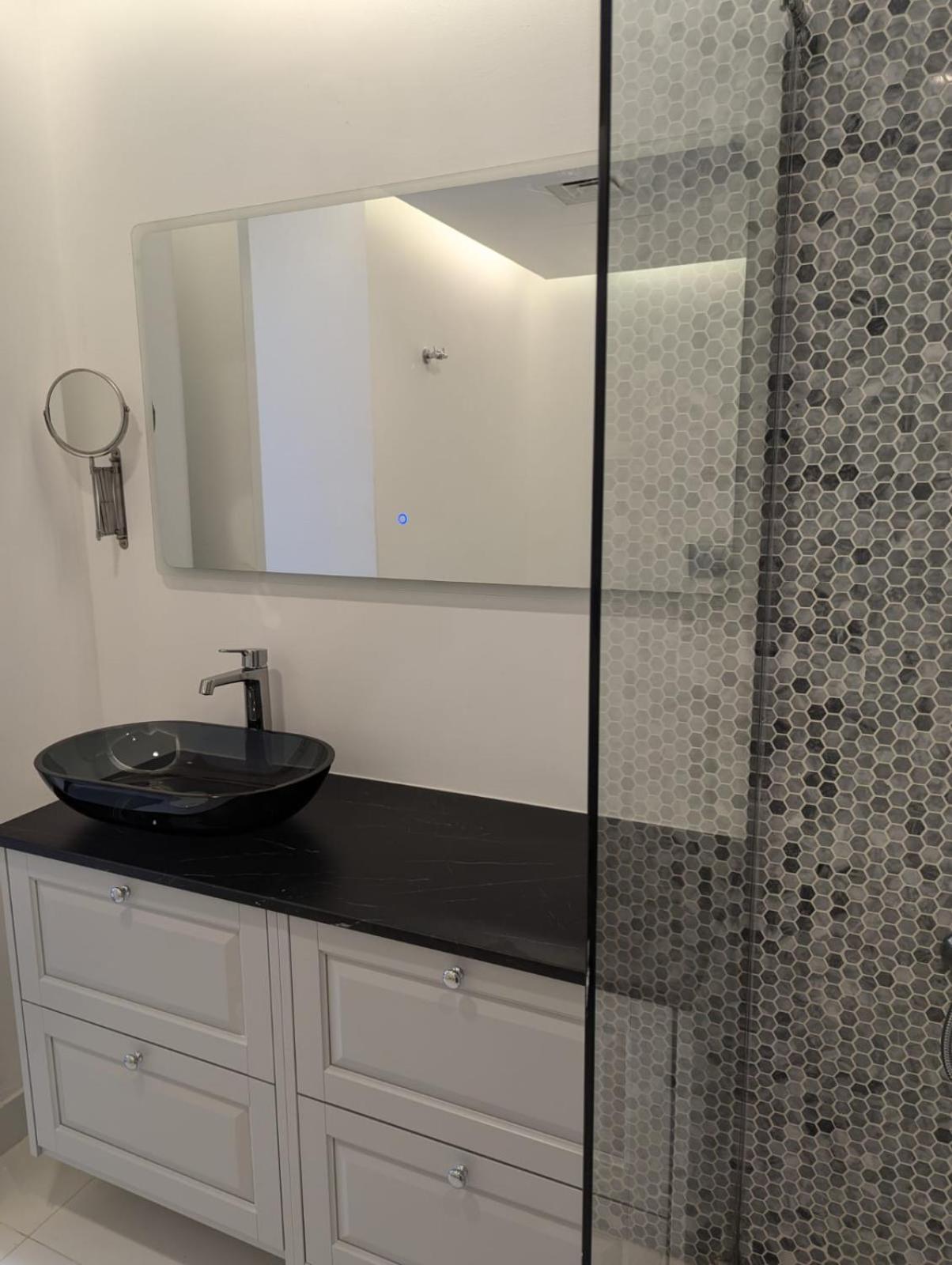 Stunning 2br With Full Marina View