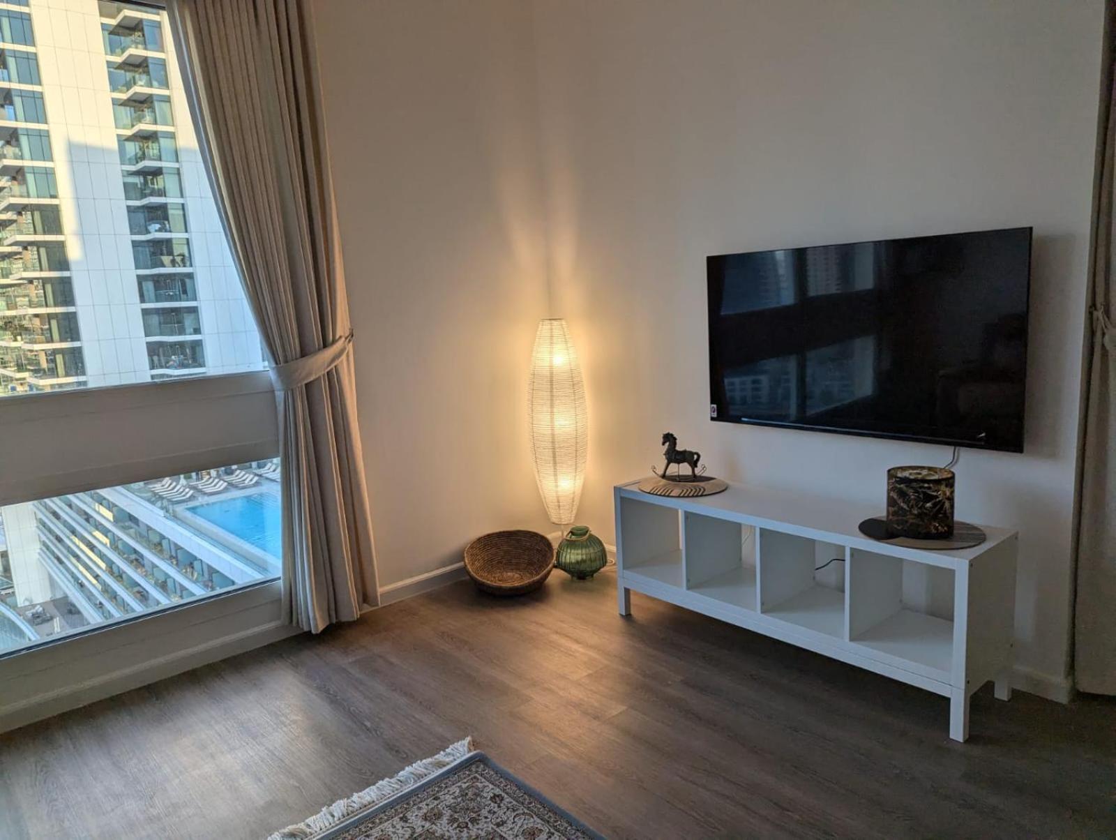 Apartment Stunning 2br With Full Marina View Dubai