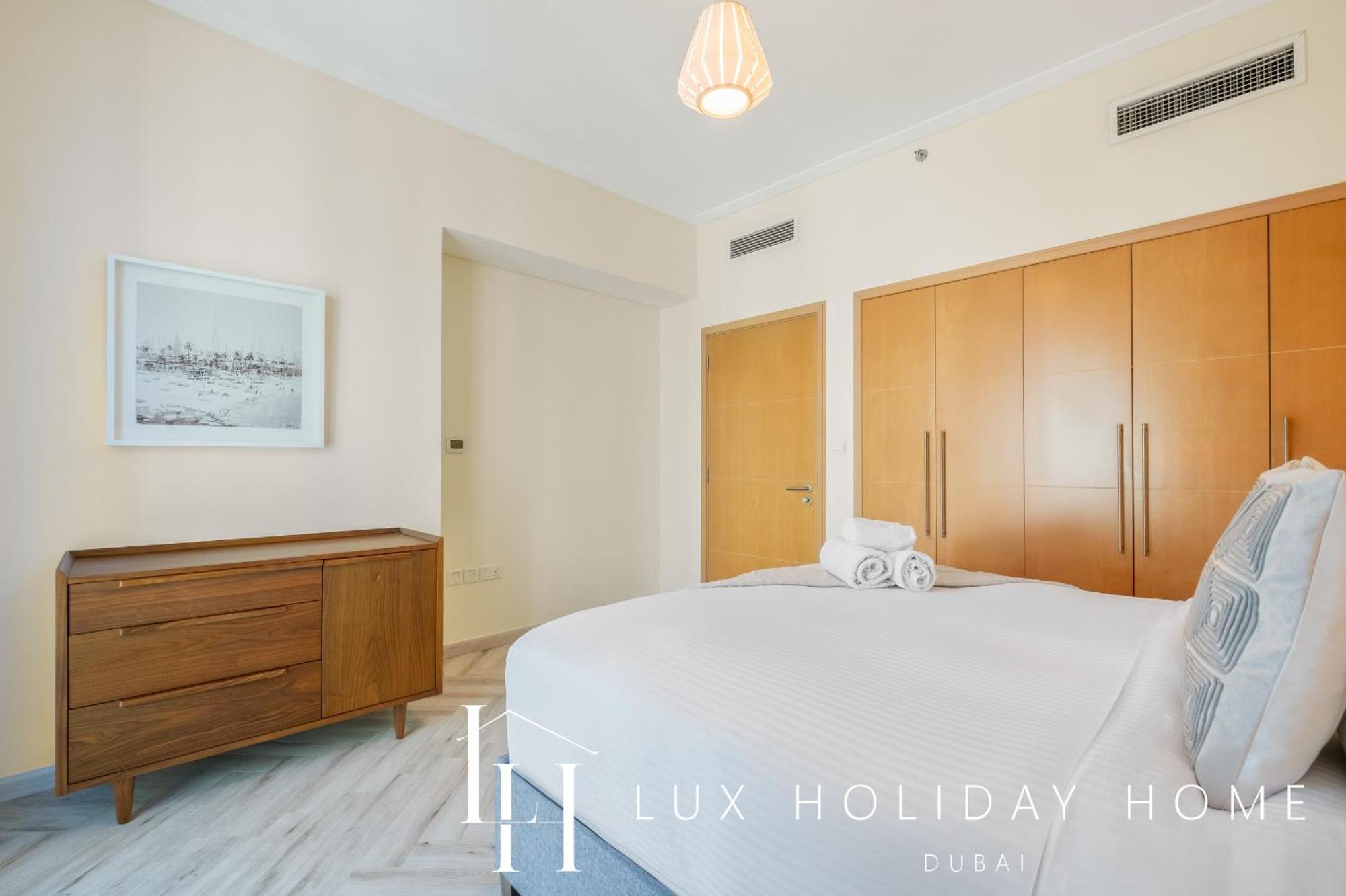 Lux The Shemara Marina View Apartment