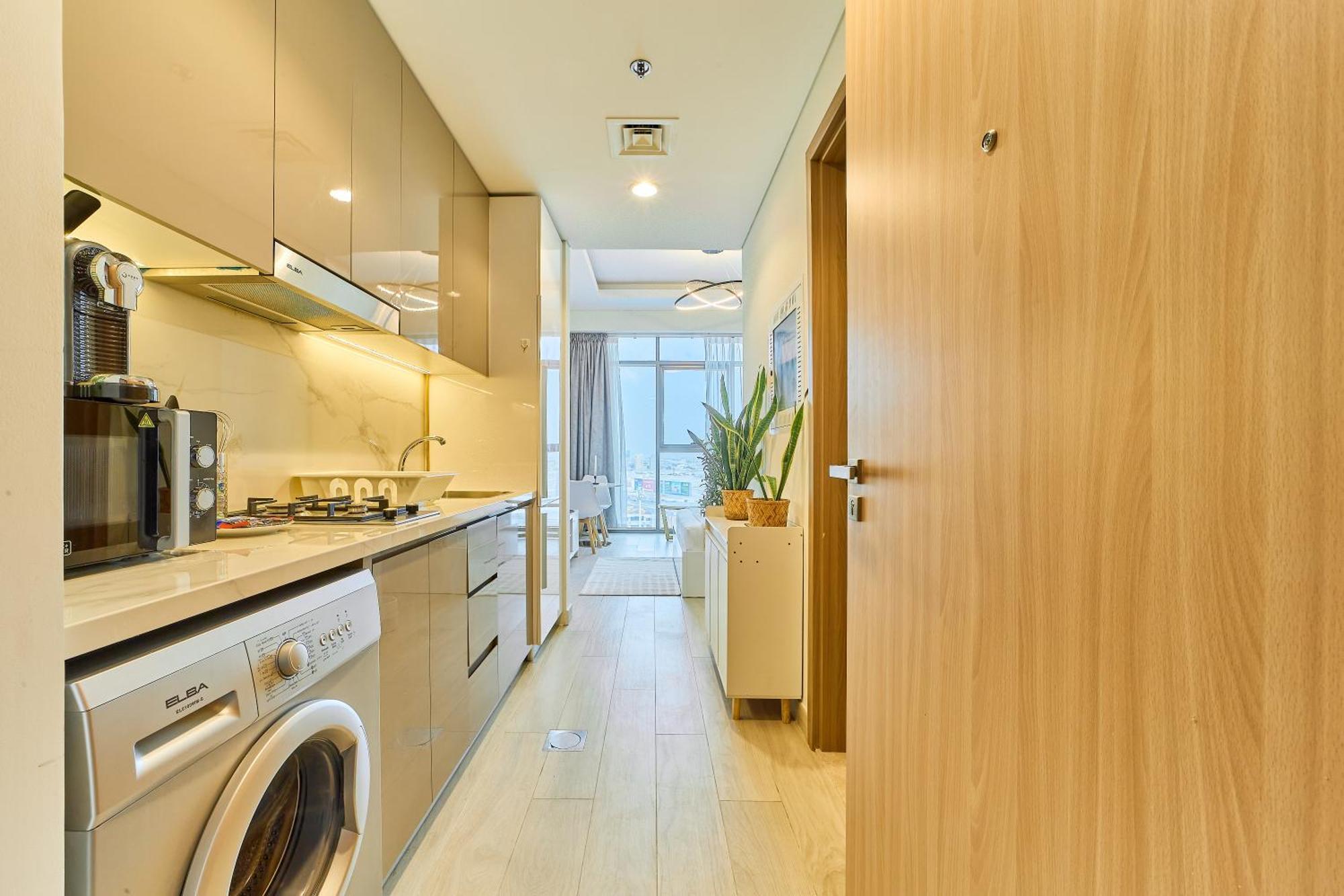 Elegant In Al Jaddaf With Modern Amenities Apartment