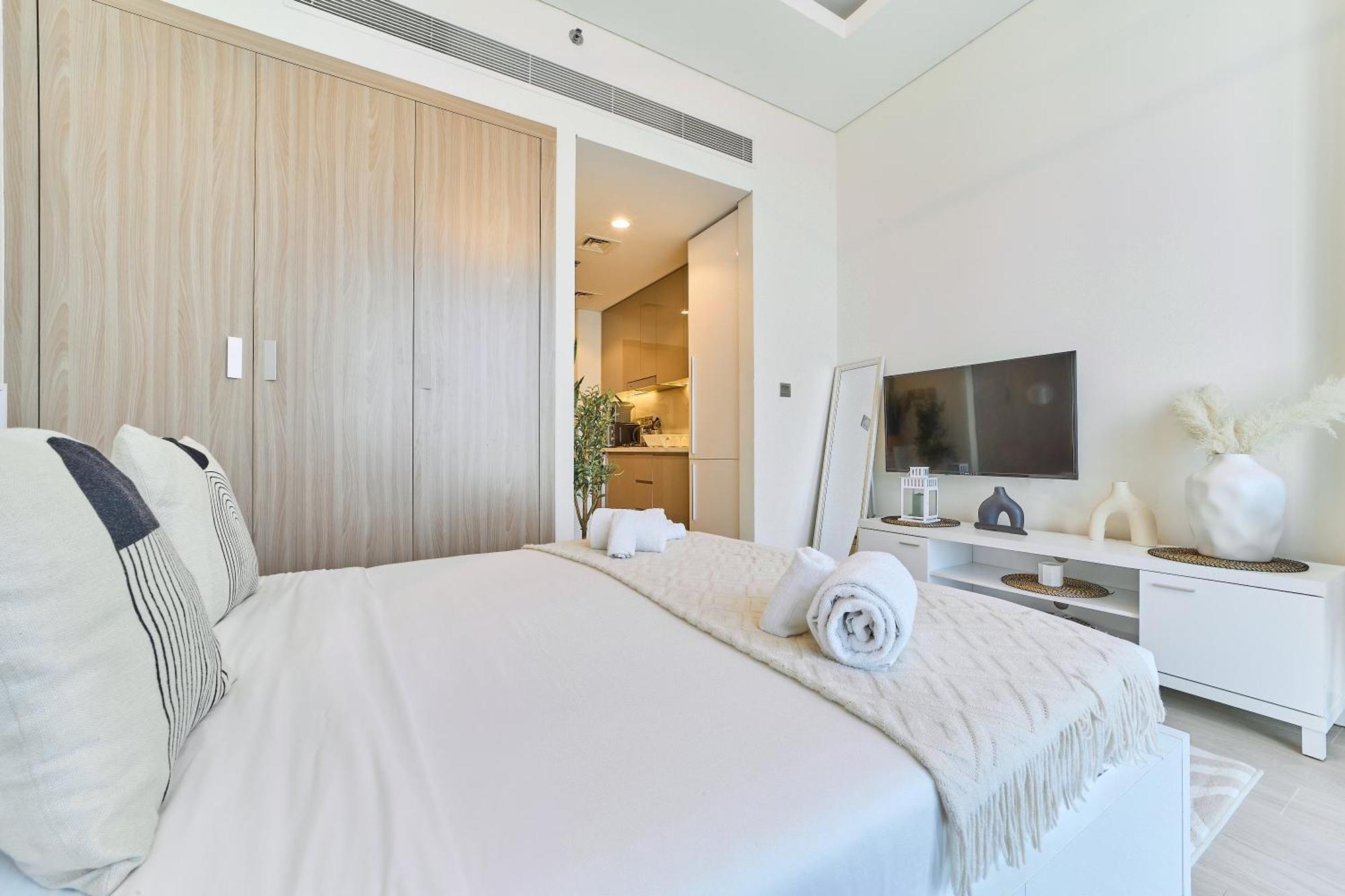 Elegant In Al Jaddaf With Modern Amenities * Dubai