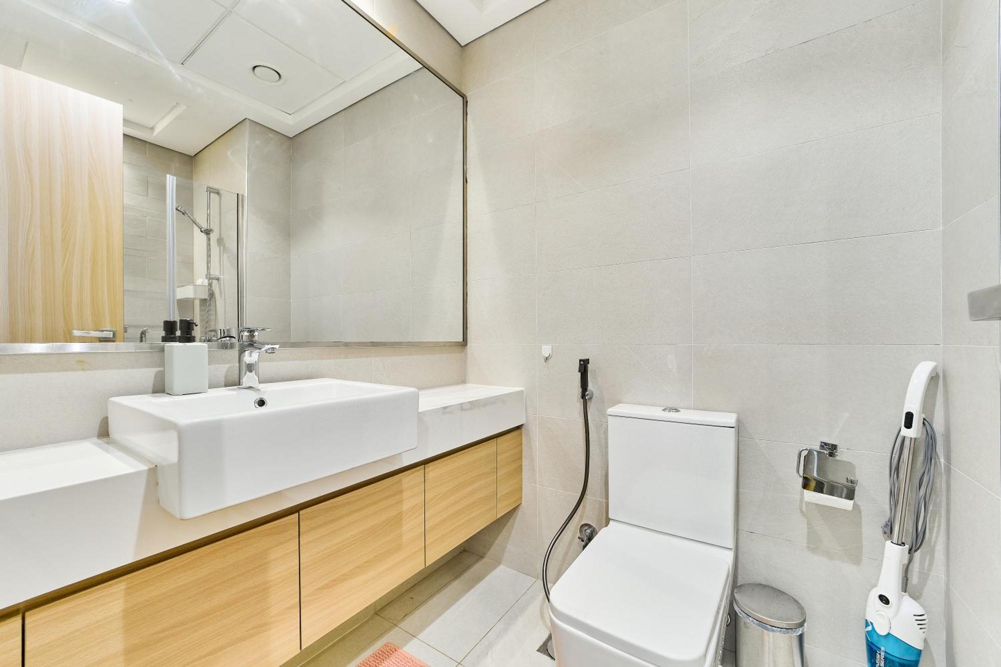 Elegant In Al Jaddaf With Modern Amenities