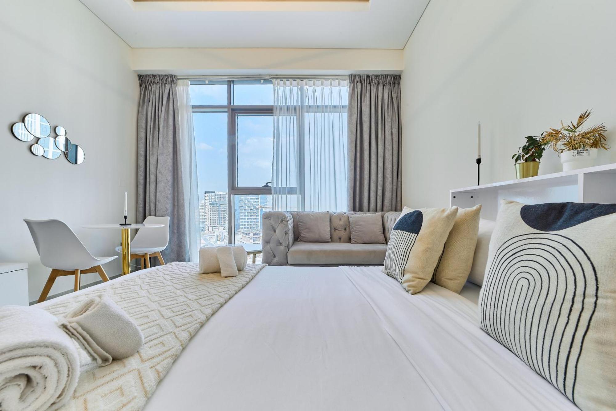 Elegant In Al Jaddaf With Modern Amenities Apartment