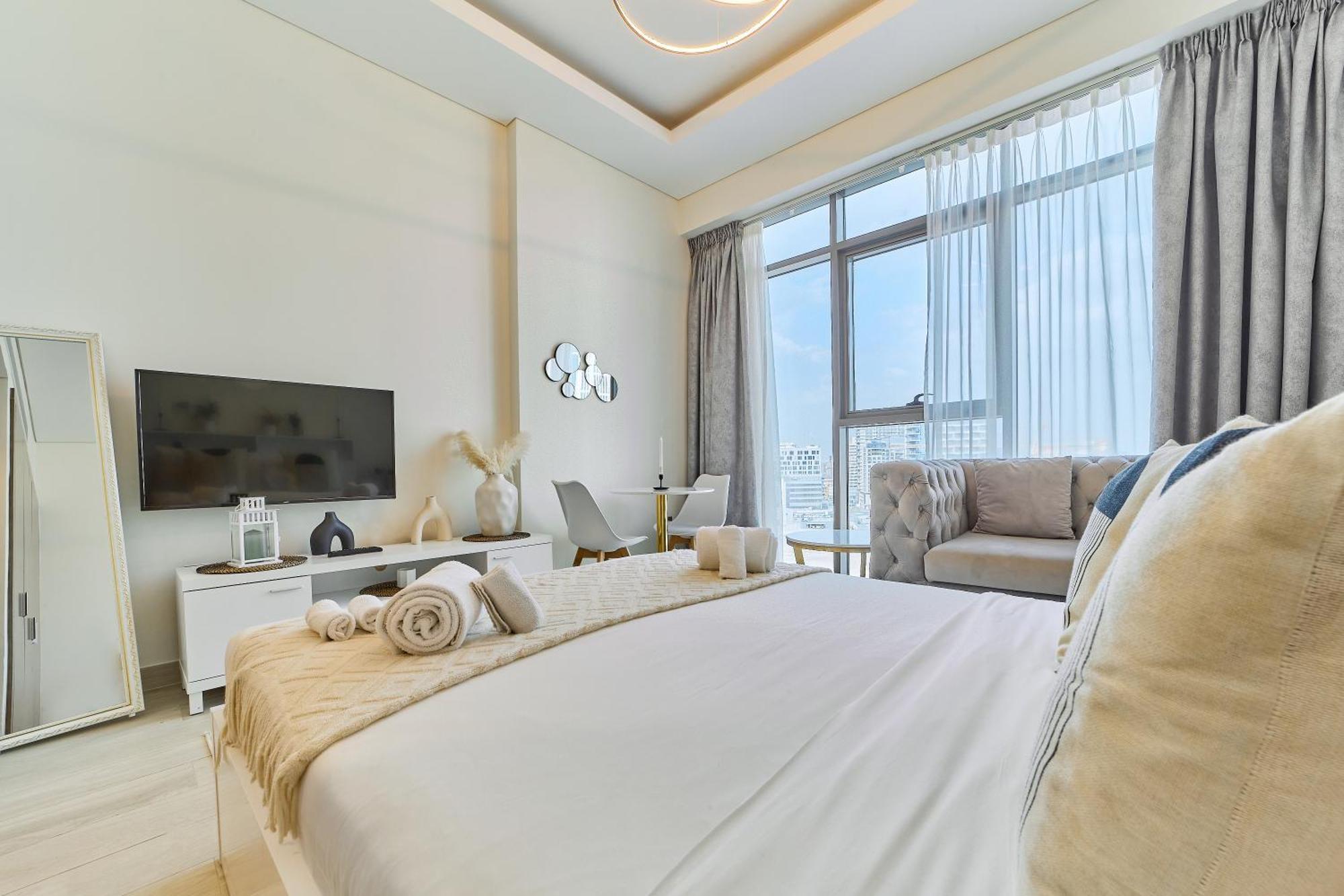 Elegant In Al Jaddaf With Modern Amenities Apartment *