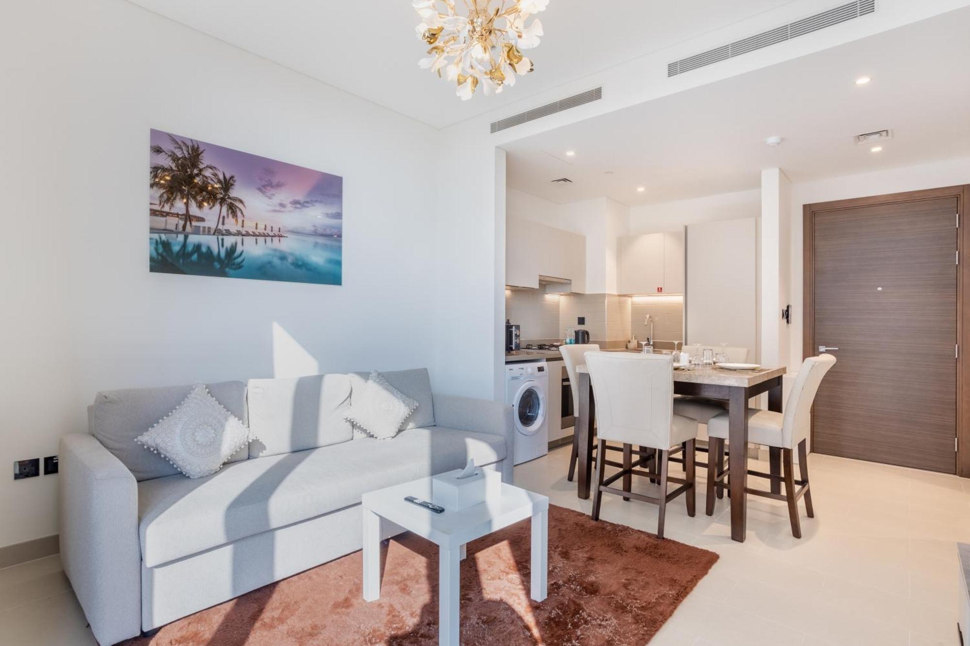 By Latinem Luxury 1br Cv B207 Near Burj Khalifa Apartment Dubai