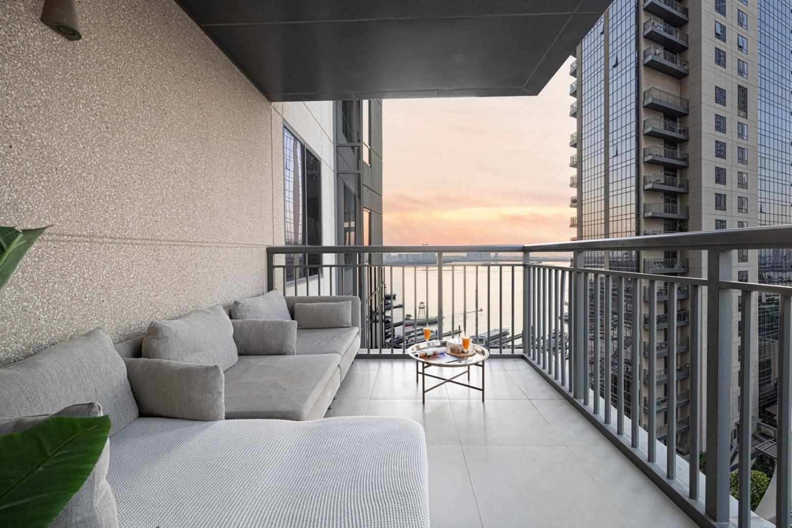 Luxe | Elegant 2br | Harbour View | Stylish & Cozy Apartment Dubai