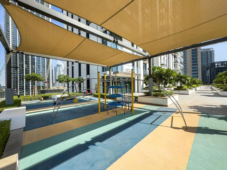Modern High Rise 2br With Burj Khalifa Views, Steps From Opera And Near Mall Apartment