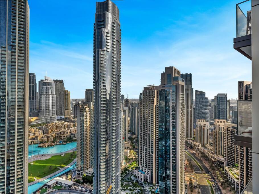Modern High Rise 2br With Burj Khalifa Views, Steps From Opera And Near Mall Dubai