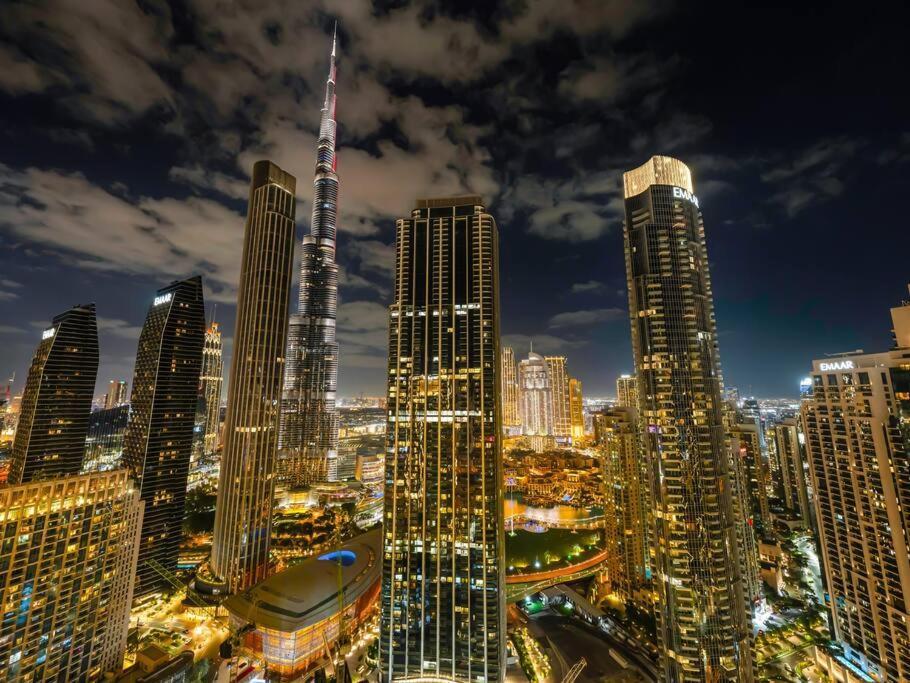 Modern High Rise 2br With Burj Khalifa Views, Steps From Opera And Near Mall Apartment *