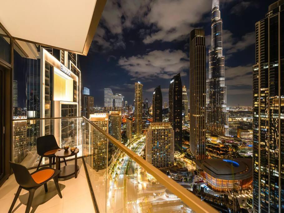 Modern High Rise 2br With Burj Khalifa Views, Steps From Opera And Near Mall *