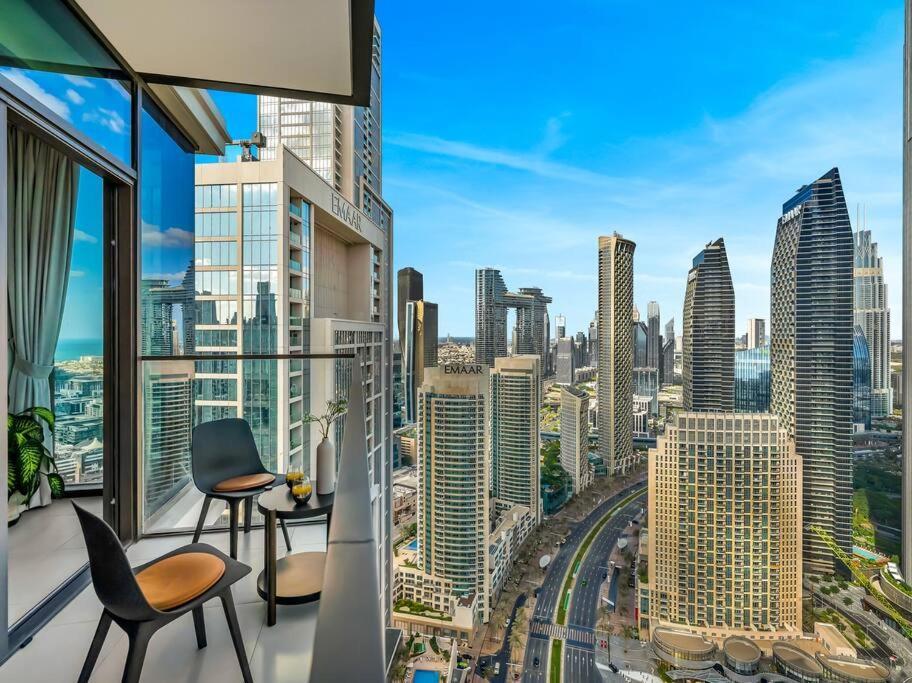 Modern High Rise 2br With Burj Khalifa Views, Steps From Opera And Near Mall Apartment