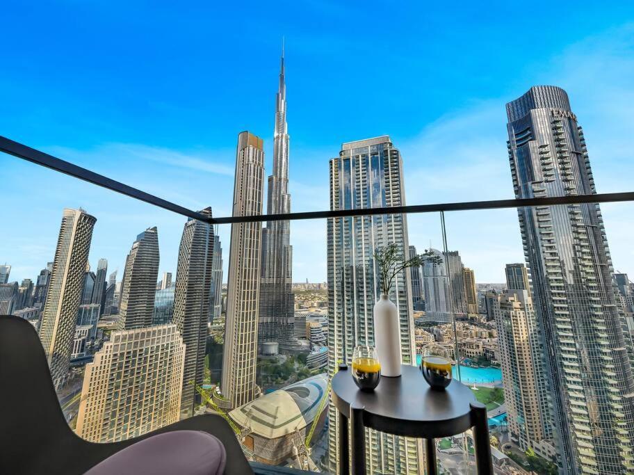 Apartment Modern High Rise 2br With Burj Khalifa Views, Steps From Opera And Near Mall *