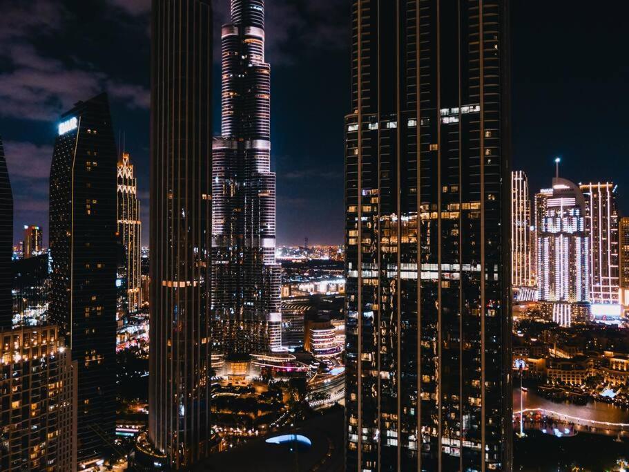 Modern High Rise 2br With Burj Khalifa Views, Steps From Opera And Near Mall *