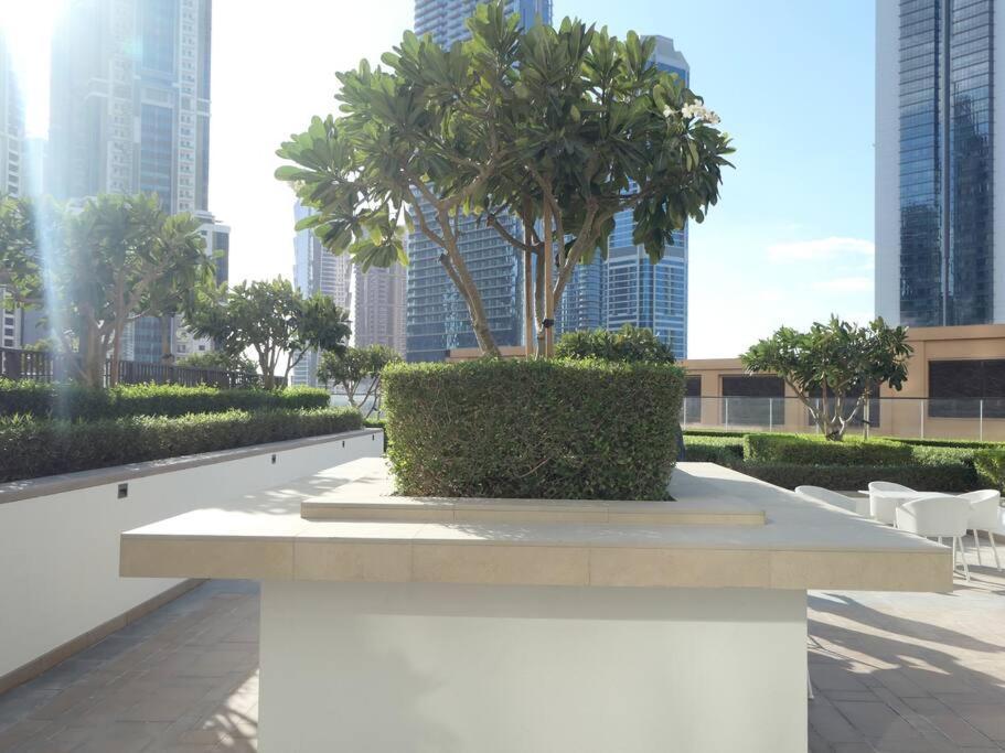 Modern High Rise 2br With Burj Khalifa Views, Steps From Opera And Near Mall